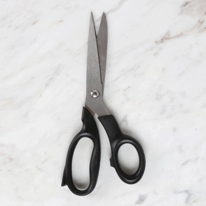 Loren Crafts Plastik Saplı Titanyum Makas Siyah LR