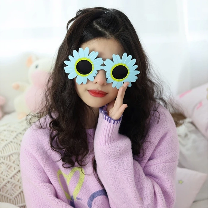 Blue Color Daisy Shaped Party Glasses