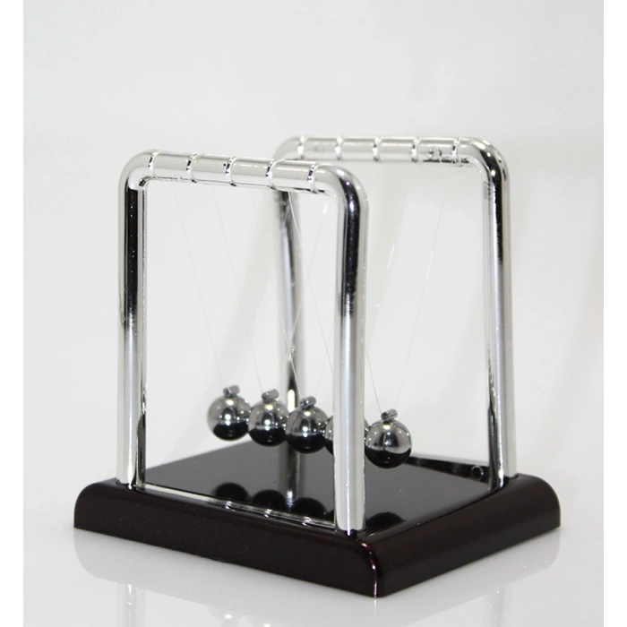 Newtons Cradle Balance Model 1