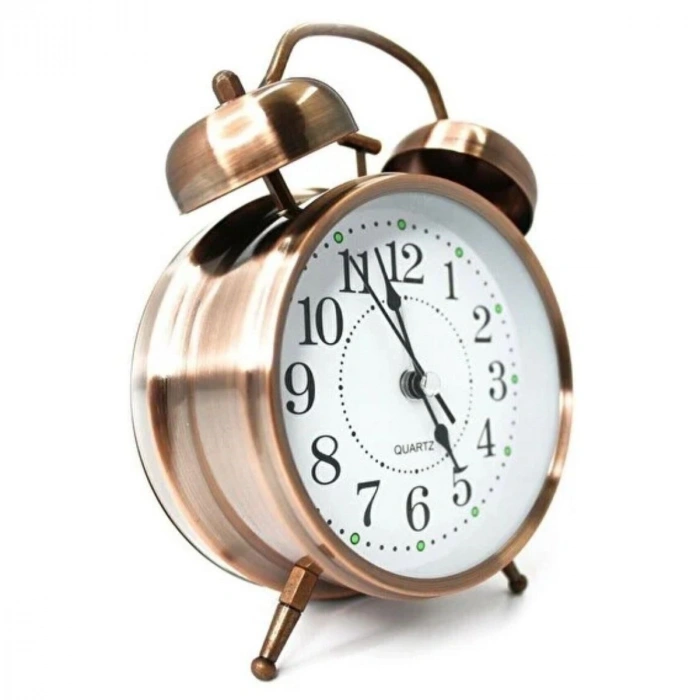 Nostaljik Çalar Saat – Retro Tasarım, Sessiz Akan Mekanizma, Yüksek Sesli Alarm, Masa ve Komodin İçin Dekoratif Saat (5365)