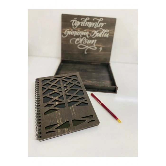 Öğretmenler Gününe Özel Tasarımlı Ahşap Defter Ve Kalem Kutusu Seti