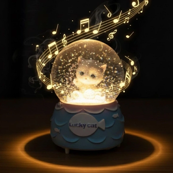 Pilli Işıklı Müzikli Kar Küresi–Şanslı Toplu Kedi Figürlü Eğlenceli Masaüstü Biblo, LED Aydınlatmalı Dekoratif Hediyelik Kar Küresi (5365)
