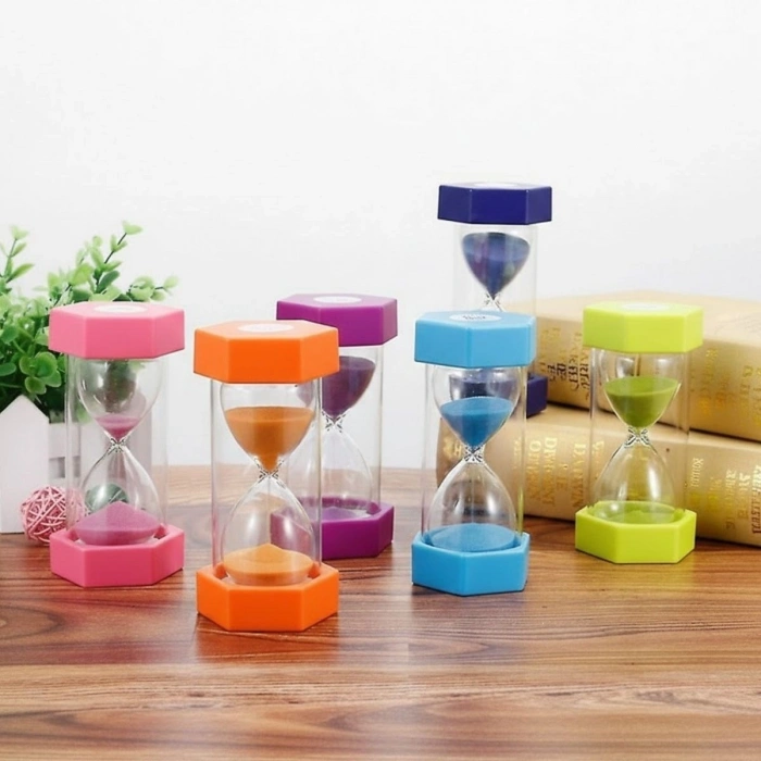 Colorful Glass Hourglass – Decorative Desktop Timer, Aesthetic Office and Home Accessory (5365)