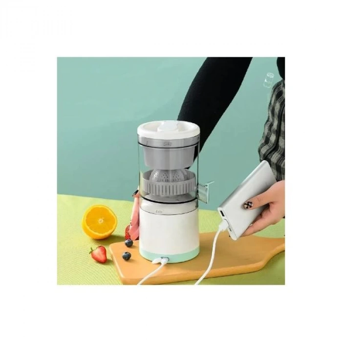Rechargeable Electric Mini Fruit Juicer