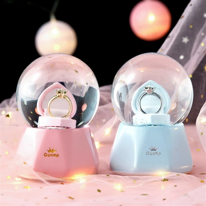 Single Stone Ring Designed Large Size Snow Globe