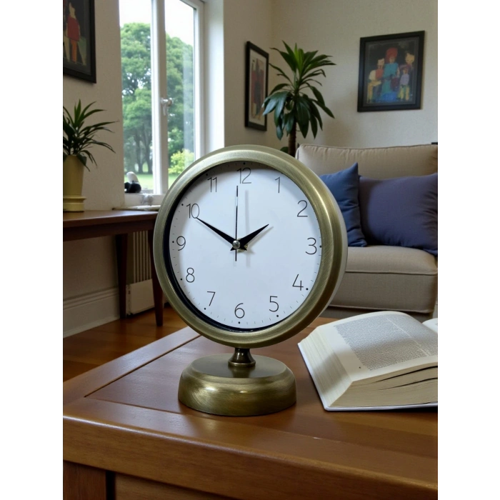 Vintage 25 x 20 Cm Sade Metal Masa Saati