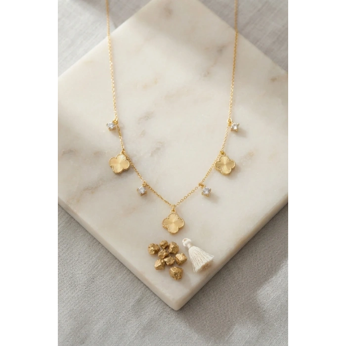 Zirkon Taşlı Gold Renk Yonca Kolye 45 Cm