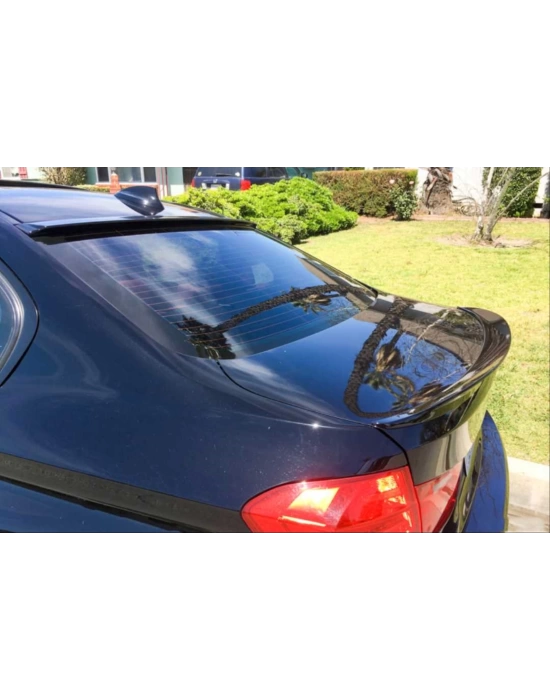 BMW 3 Serisi F30 Uyumlu Cam Üstü Spoiler - Piano Black