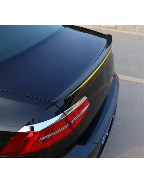 Volkswagen Passat B8 Uyumlu Anatomik Spoiler - Boyasız