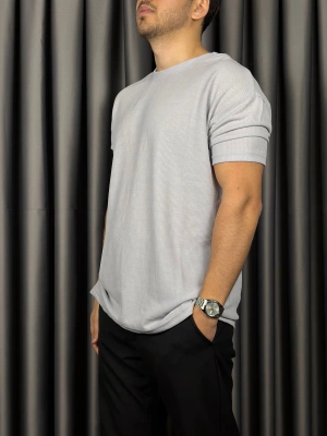 Kollar Dar Kesim Wuffle Kumaş Tshirt - Gri