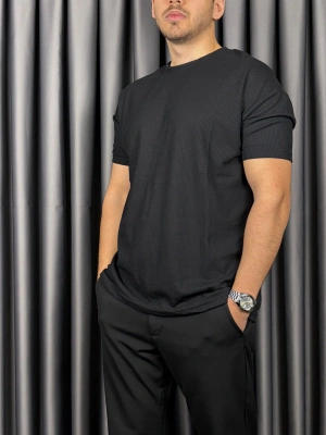 Basic Kollar Dar Kesim Kumaş Tshirt - Siyah