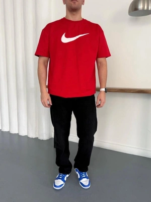 NKE AIR BASKI DETAY OVERSİZE TSHIRT -KIRMIZI