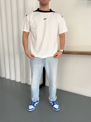 SWD NAKIŞ DETAY OVERSİZE TSHİRT -BEYAZ