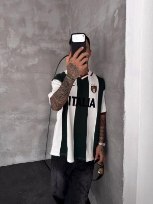 İTALYA POLO YAKA NAKIŞ DETAY OVERSİZE TSHİRT