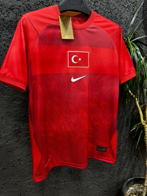 A MİLLİ FORMA  -KIRMIZI