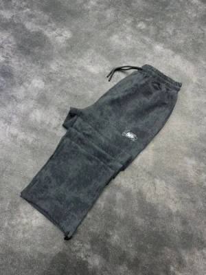 SWD YIKAMALI NAKIŞ 2 İPLİK BAGGY EŞOFMAN -KOYU GRİ