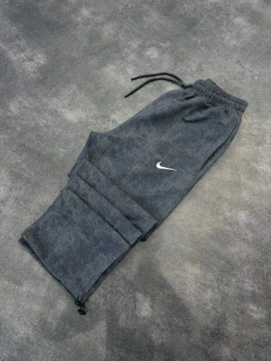 NKE YIKAMALI NAKIŞ 2 İPLİK BAGGY EŞOFMAN -GRİ