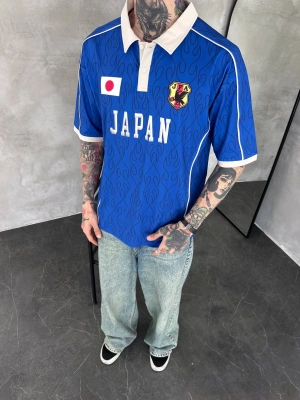 JAPON POLO YAKA OVERSİZE T-SHİRT