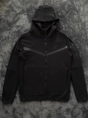 TECH FLEECE HIRKA -SİYAH