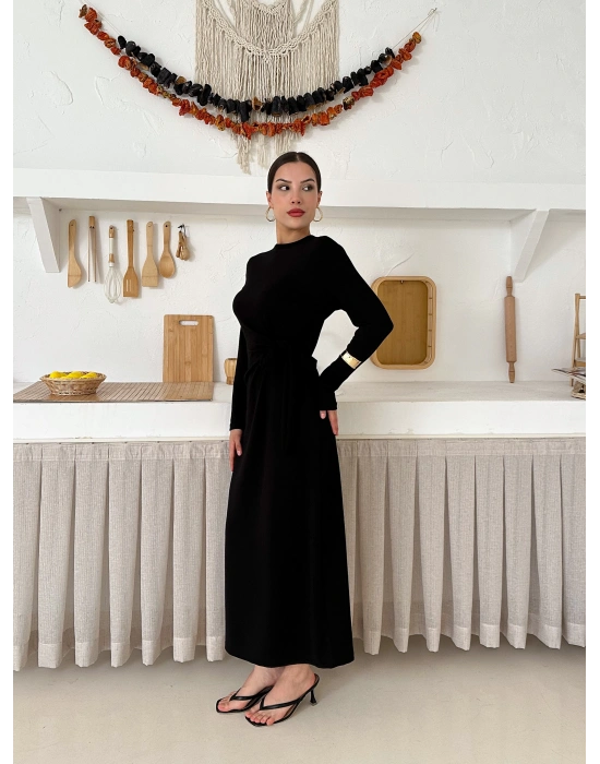 Yandan Kuşaklı Elbise