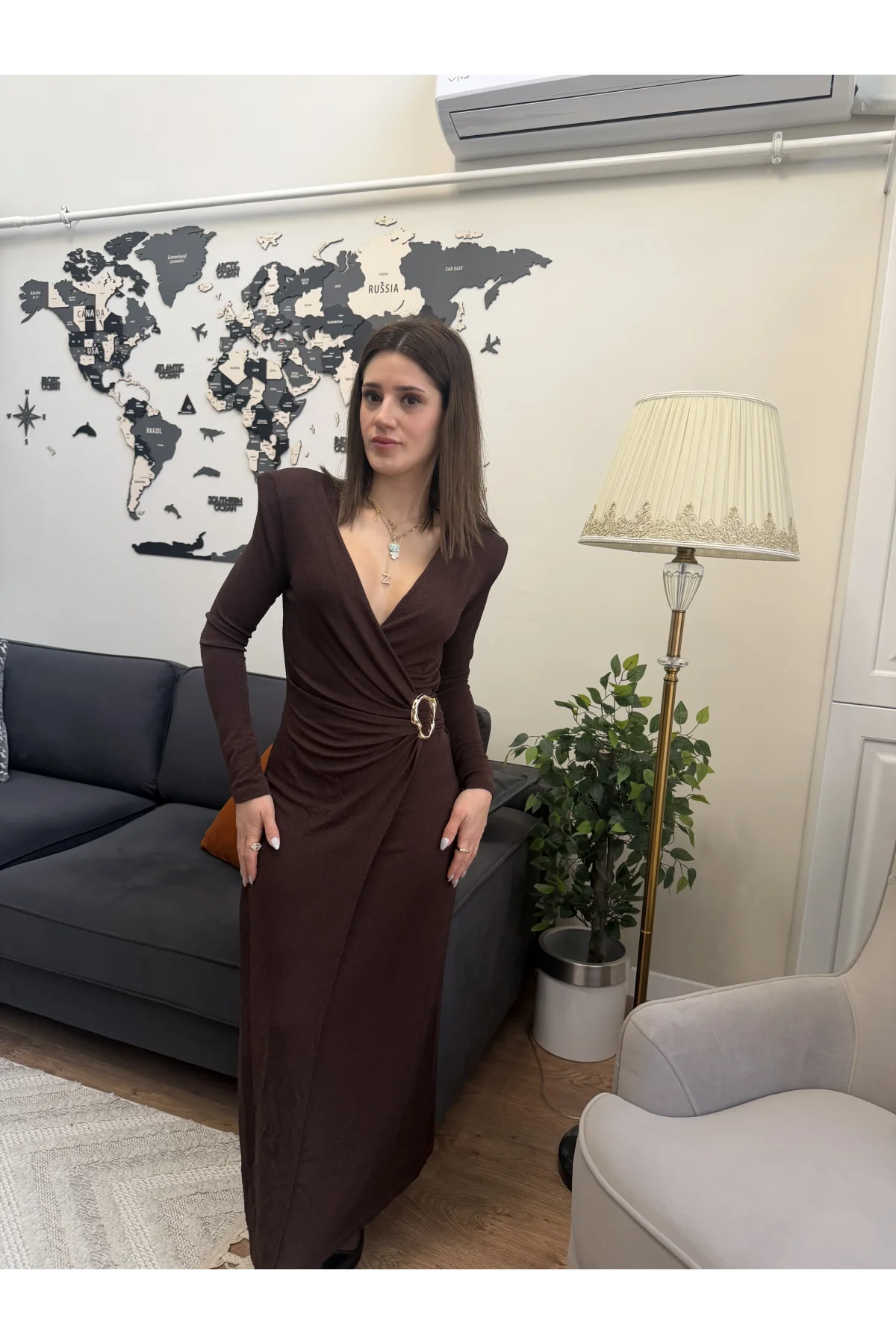 Kruvaze Yaka Işıltılı Tokalı Krep Elbise Kahverengi