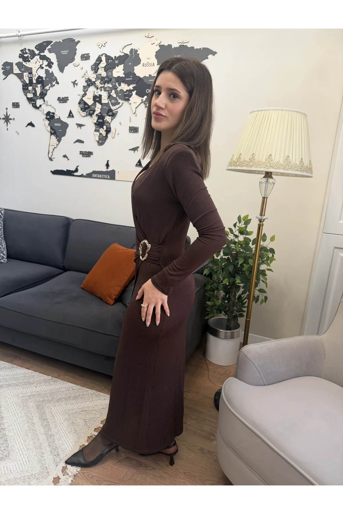 Kruvaze Yaka Işıltılı Tokalı Krep Elbise Kahverengi