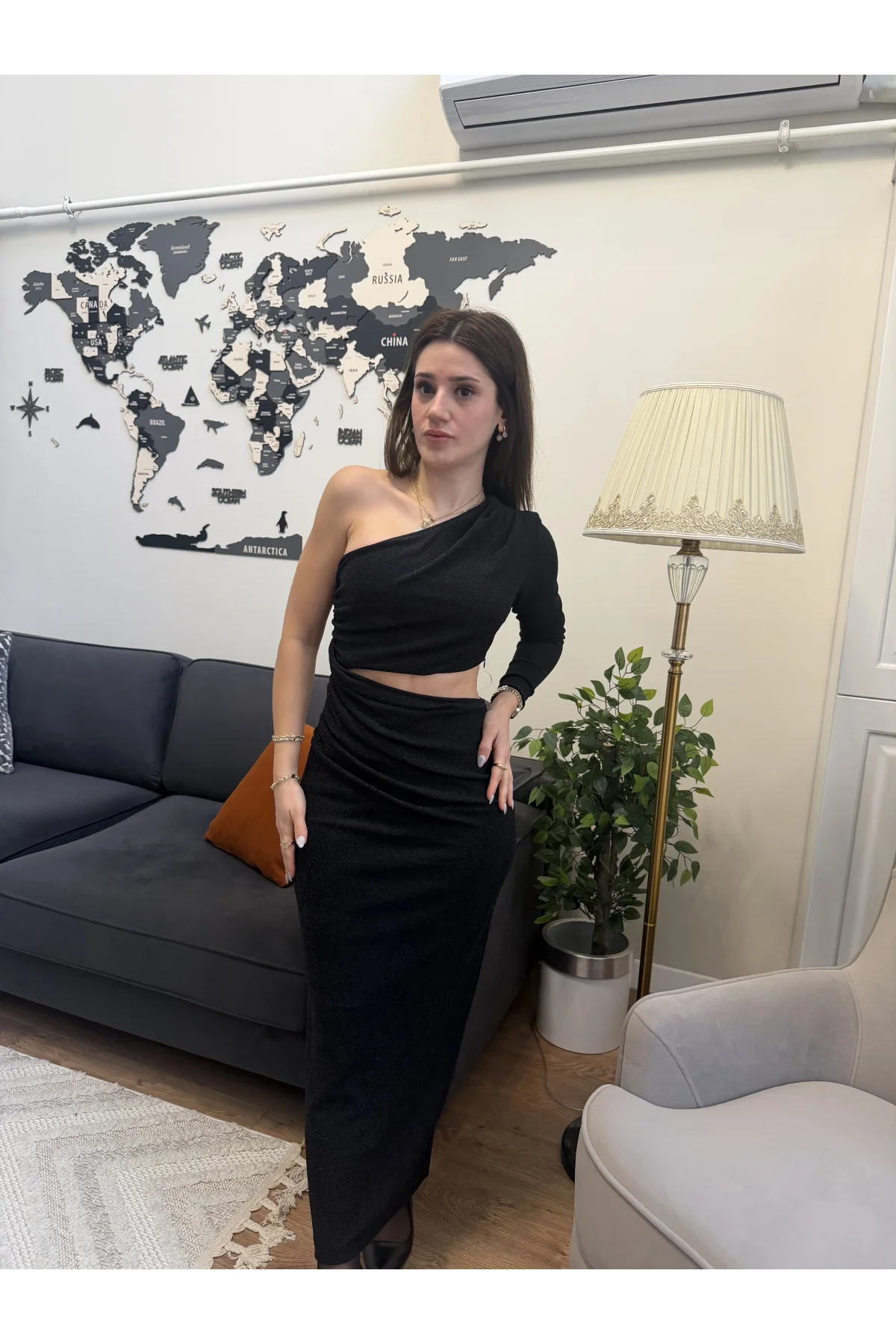 Tek Kol Parıltılı Bel Dekolteli Elbise Siyah