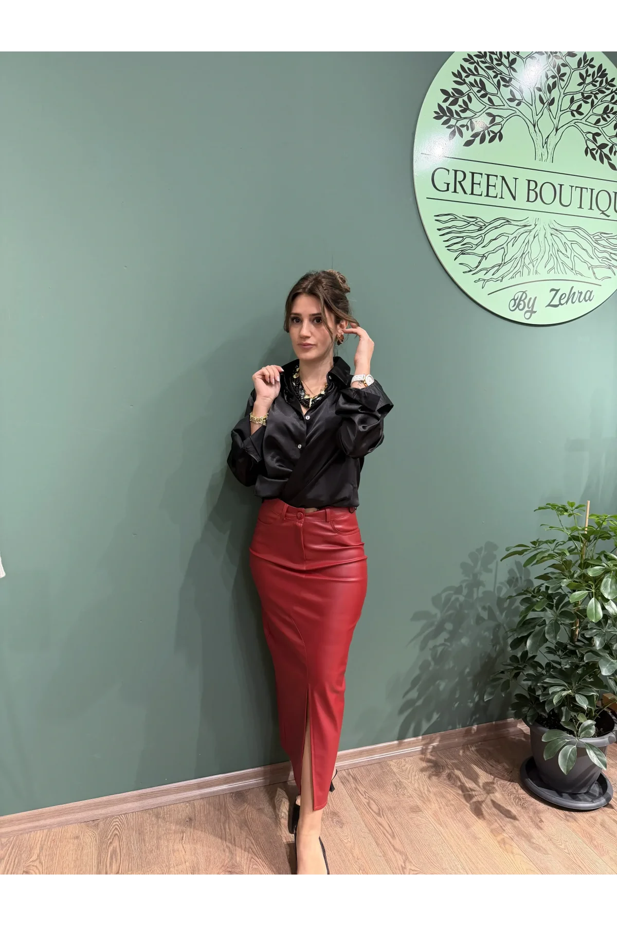 Asimetrik Detaylı Yırtmaçlı Etek Bordo