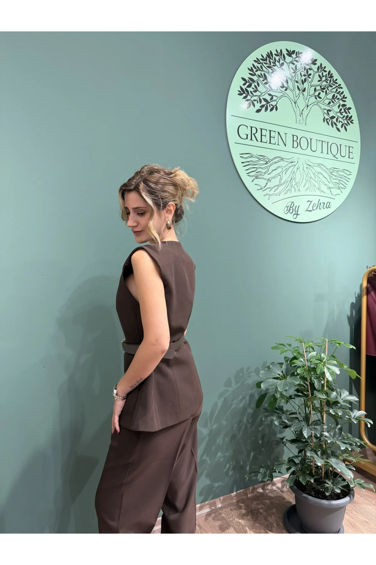 Bisiklet Yaka Kemerli Yelek Kahverengi