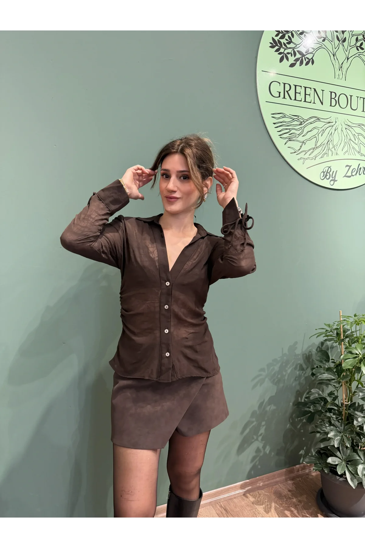 Büzgülü Bağcık Detaylı Transparan Gömlek Kahverengi