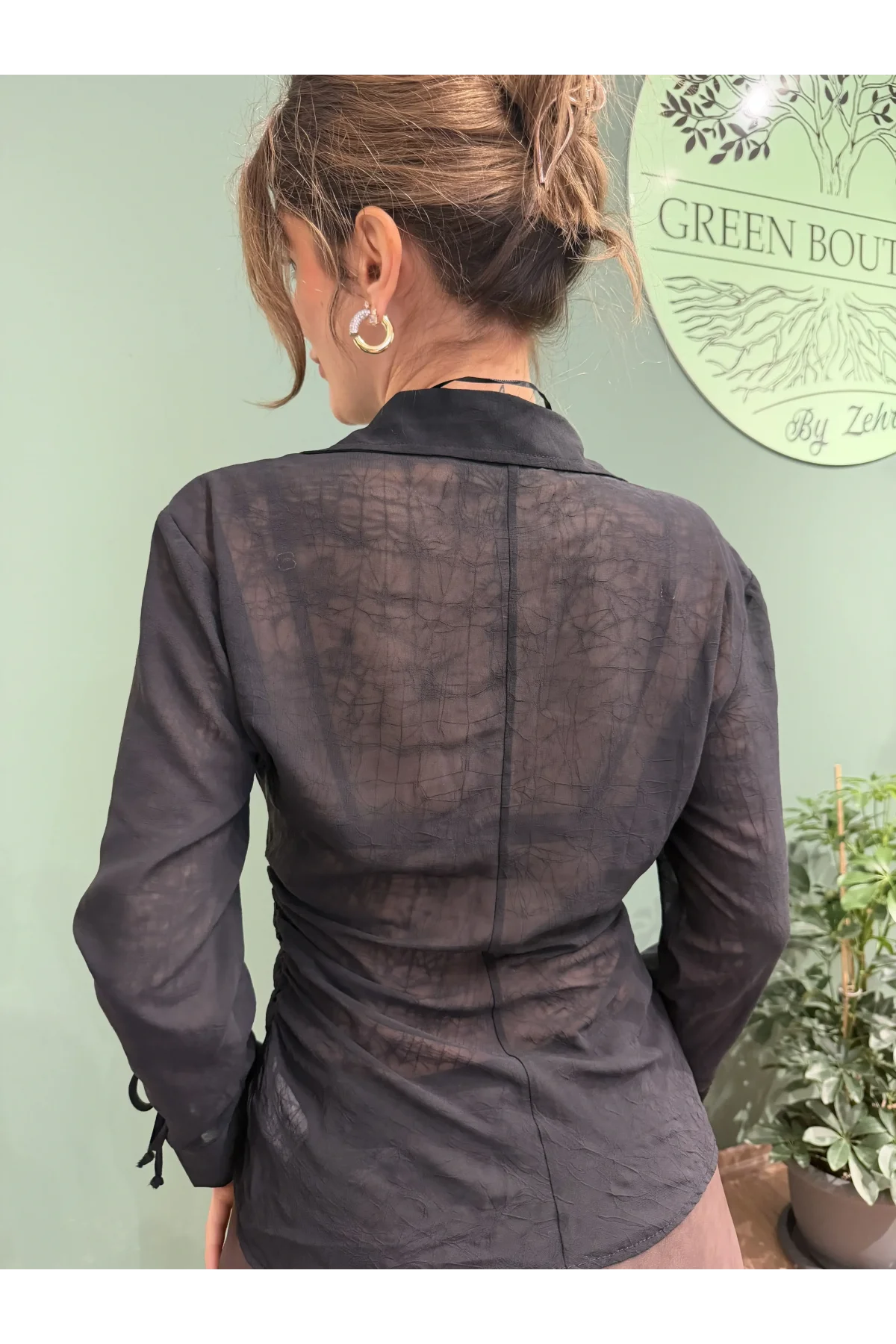 Büzgülü Bağcık Detaylı Transparan Gömlek Siyah