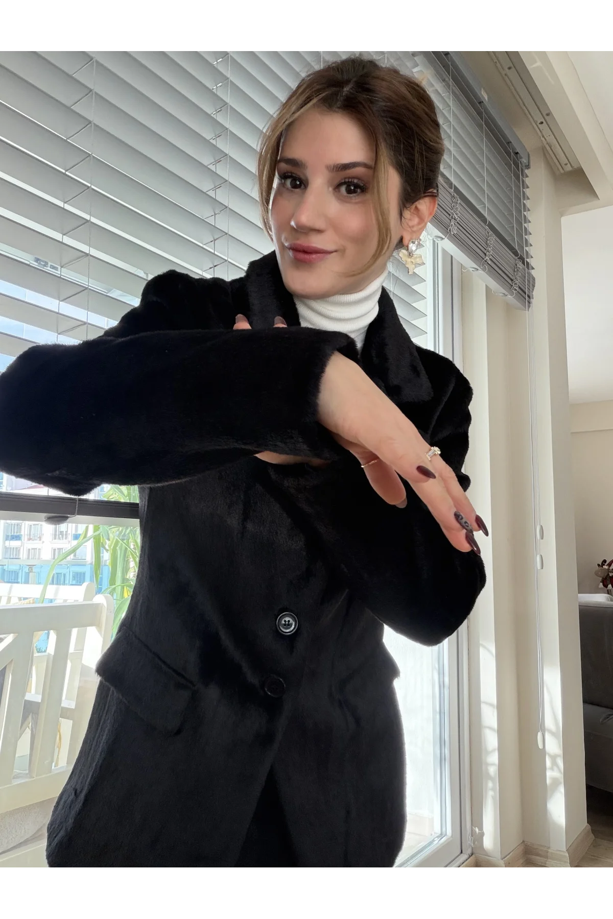 Cep Detaylı Düğmeli Tay Tüyü Peluş Blazer Ceket Siyah