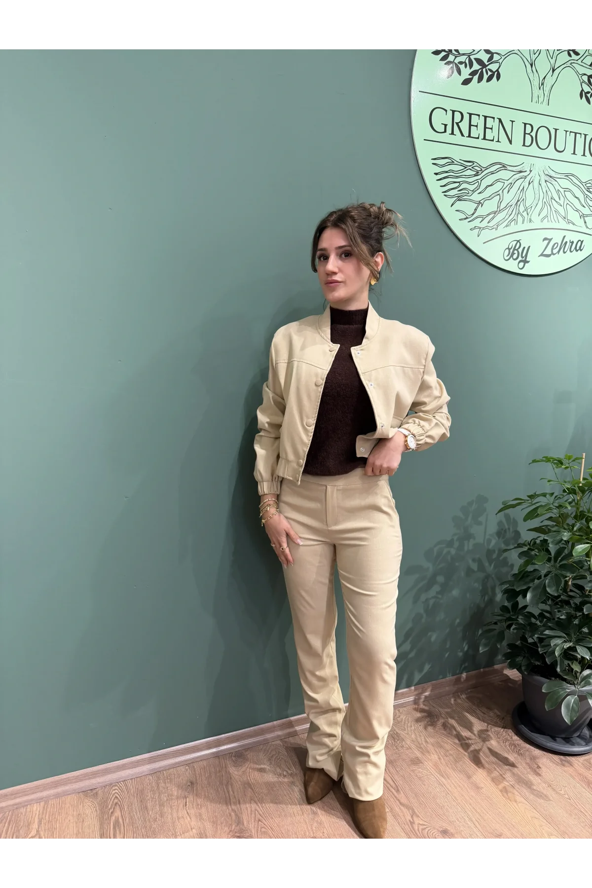 Çıtçıtlı Cepli Simli Ceket İspanyol Paça Simli Pantolon Takım Bej