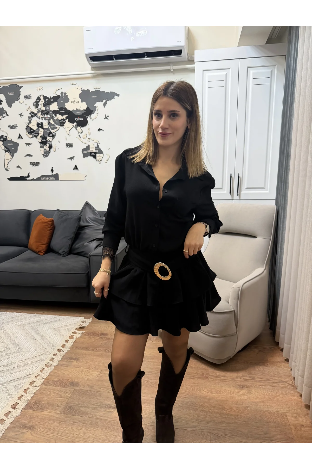 Dantel Detaylı Gold Toka Kemerli Mini Elbise Siyah