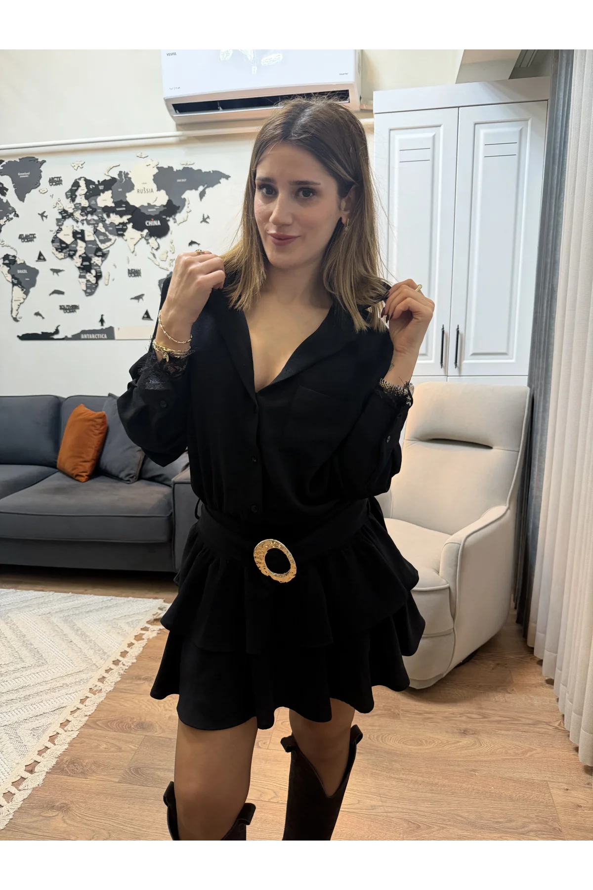 Dantel Detaylı Gold Toka Kemerli Mini Elbise Siyah