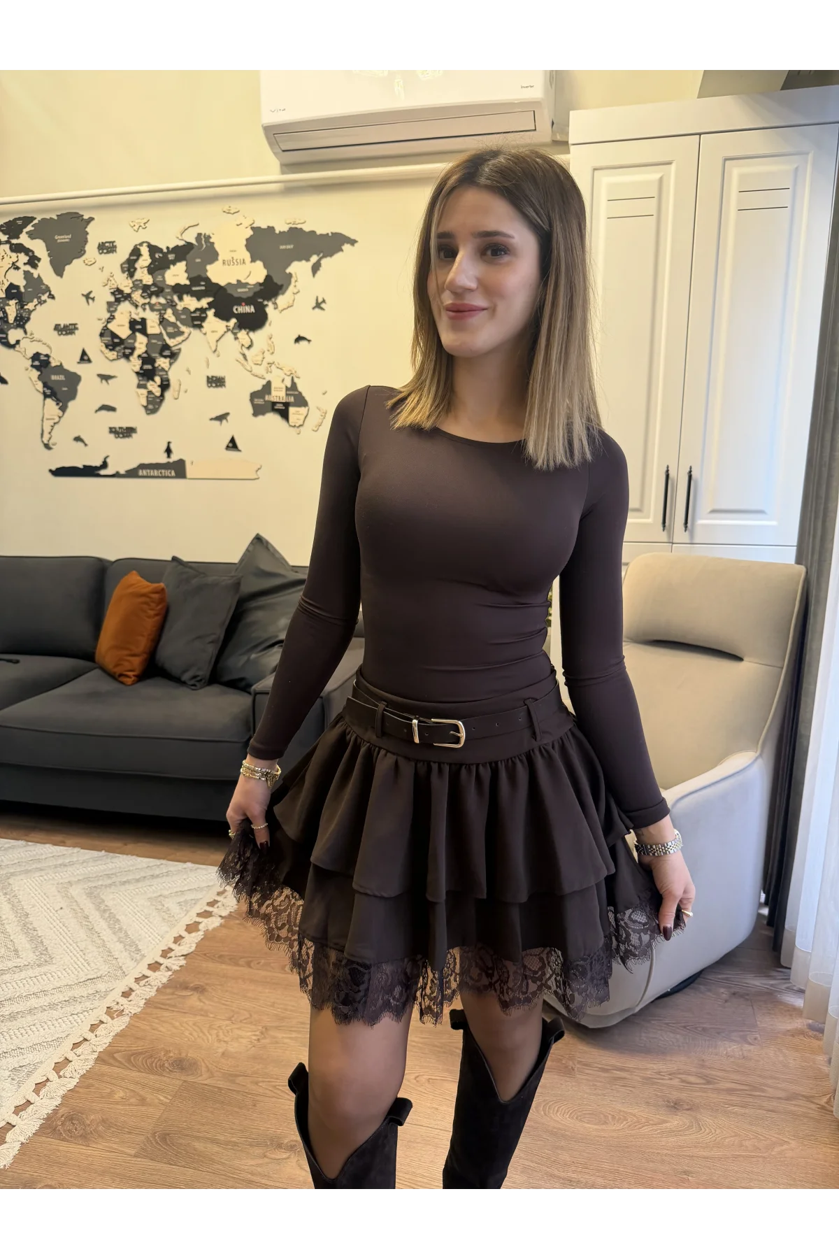 Dantel Detaylı Kemerli Mini Etek Kahverengi