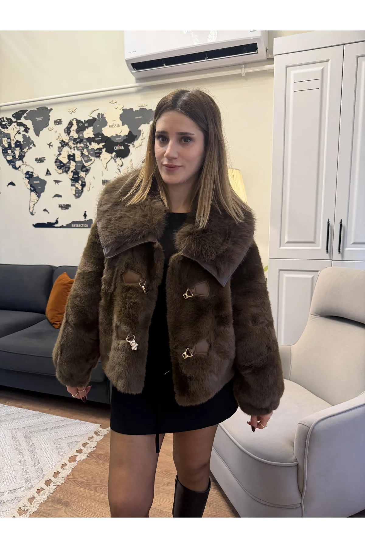 Deri ve Düğme Detaylı Premium Kürk Mont Kahverengi