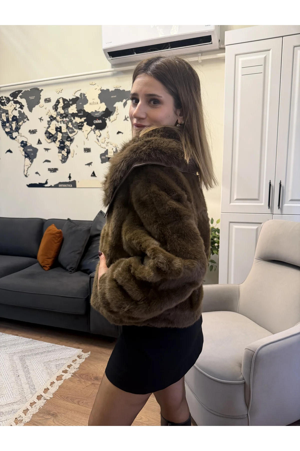 Deri ve Düğme Detaylı Premium Kürk Mont Kahverengi