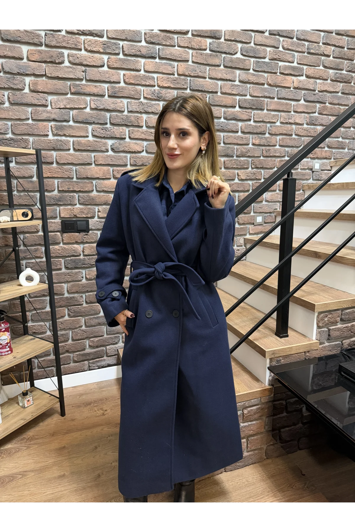 Düğme ve Kuşaklı Ekose Astarlı Kaşe Kaban Lacivert