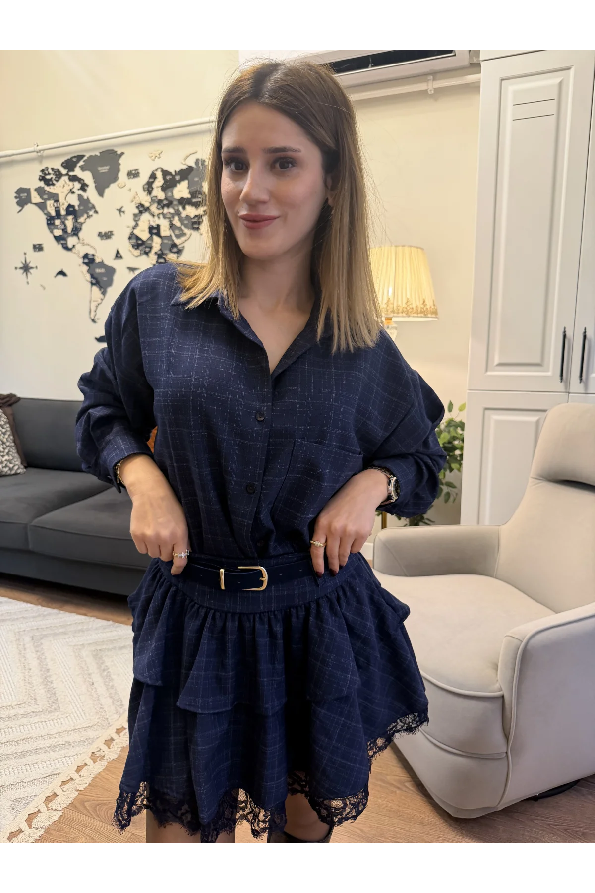 Kemerli Fırfırlı Dantel Detaylı Mini Etek ve Oversize Gömlek Takım Lacivert