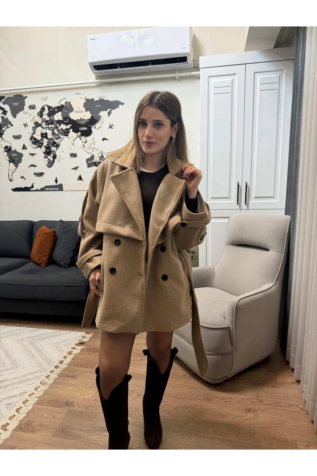 Kuşaklı Kolları Apolet Detaylı Kısa Kaşe Kaban Kahverengi