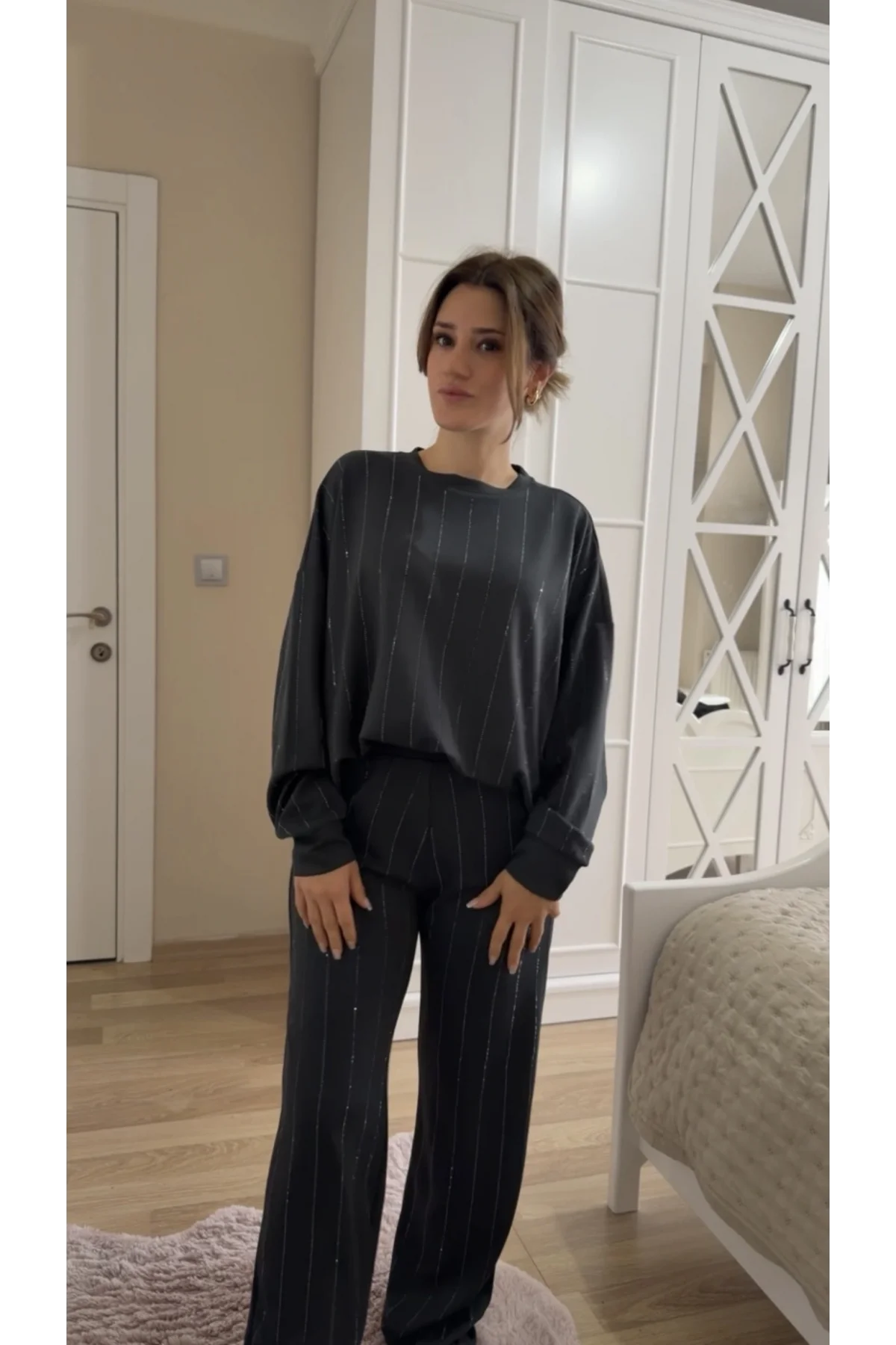 Pul Detaylı Antrasit Eşofman Takım