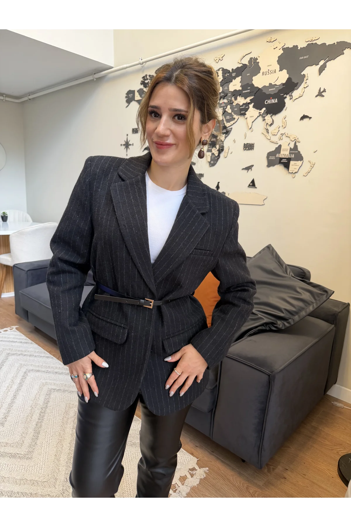 Siyah Çizgili Yün Karışımı Kemerli Blazer Ceket