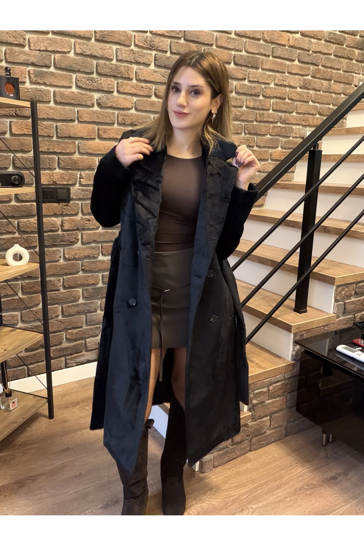 Tay Tüyü Düğme Ve Kuşak Detaylı Kaban Siyah