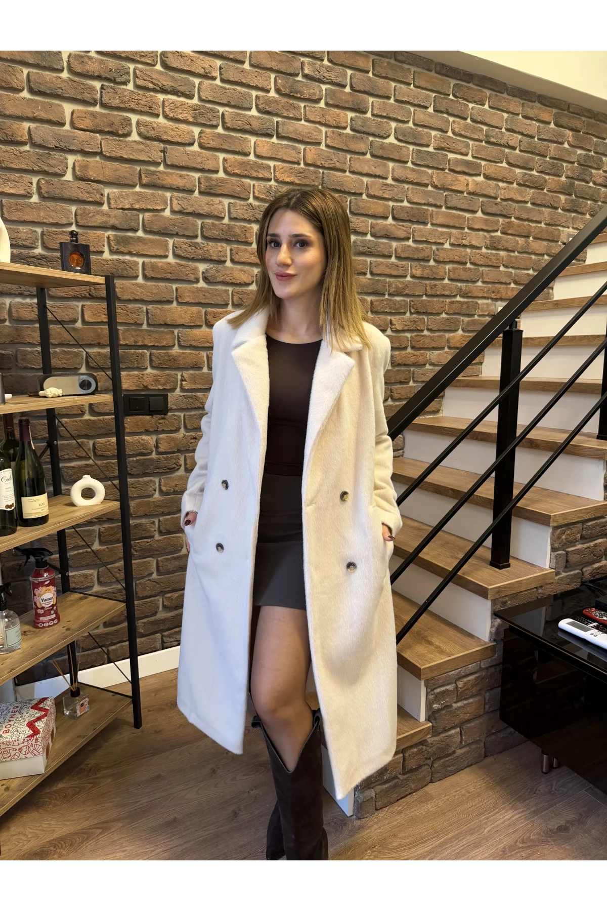 Tay Tüyü Düğme Ve Kuşak Detaylı Kaban Taş