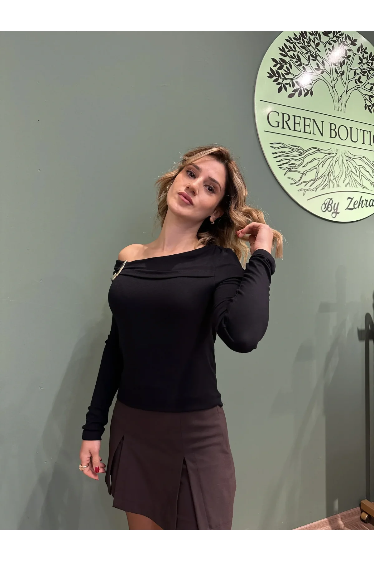 Tek Omuz Açık Tokalı Bluz Siyah