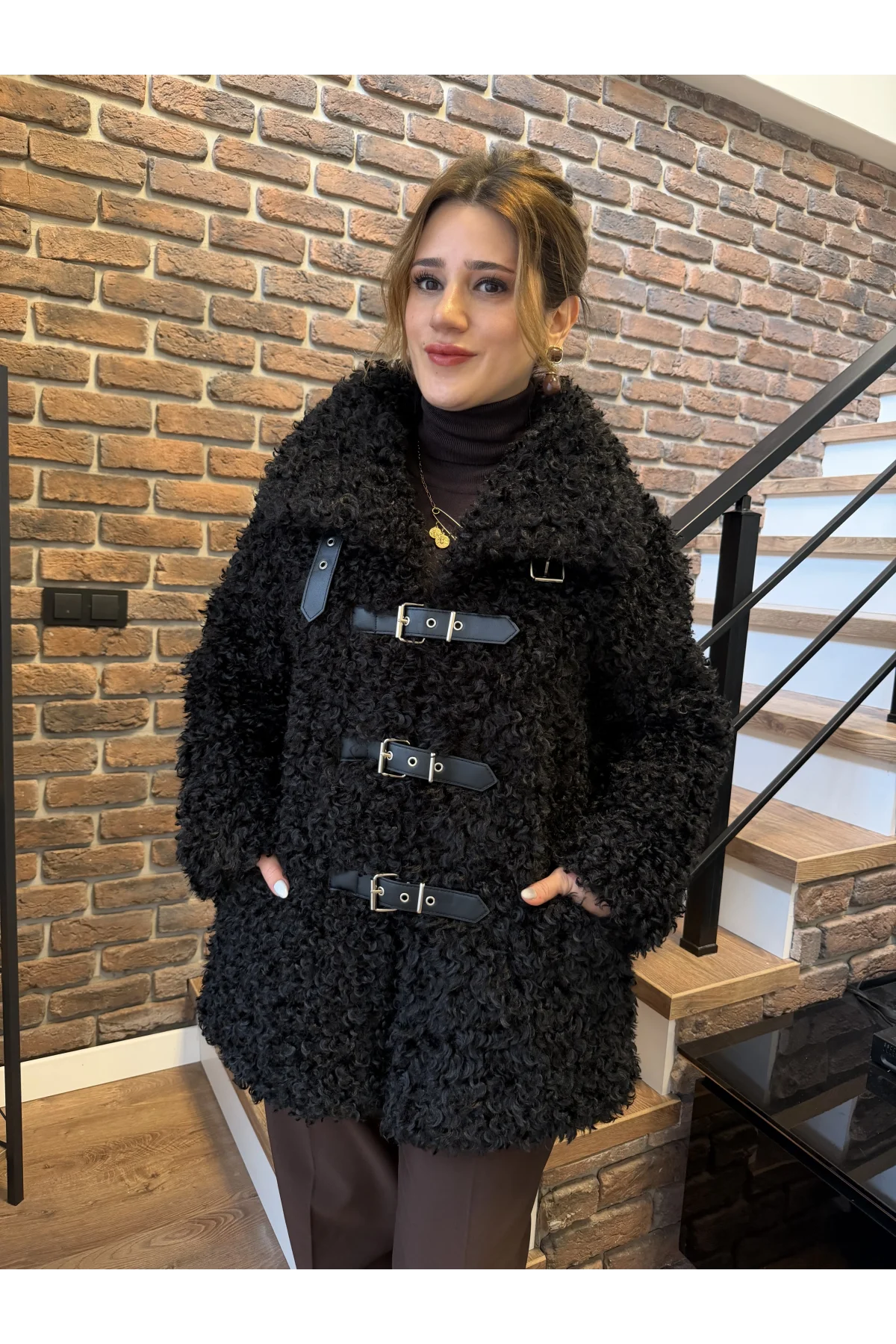 Toka Detaylı Premium Peluş Mont Siyah