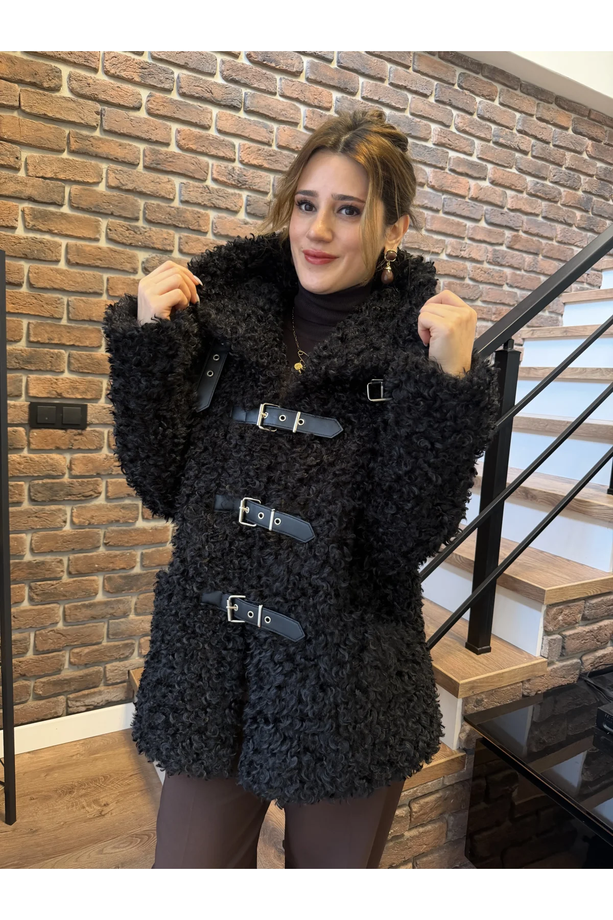 Toka Detaylı Premium Peluş Mont Siyah