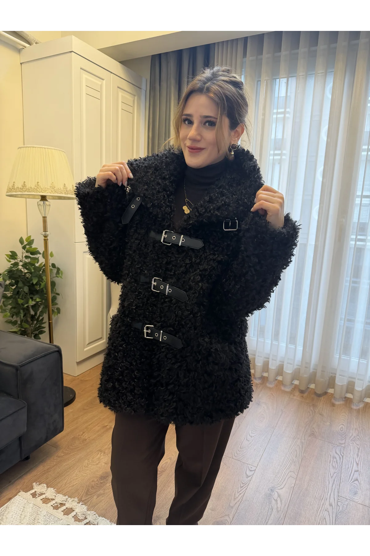 Toka Detaylı Premium Peluş Mont Siyah