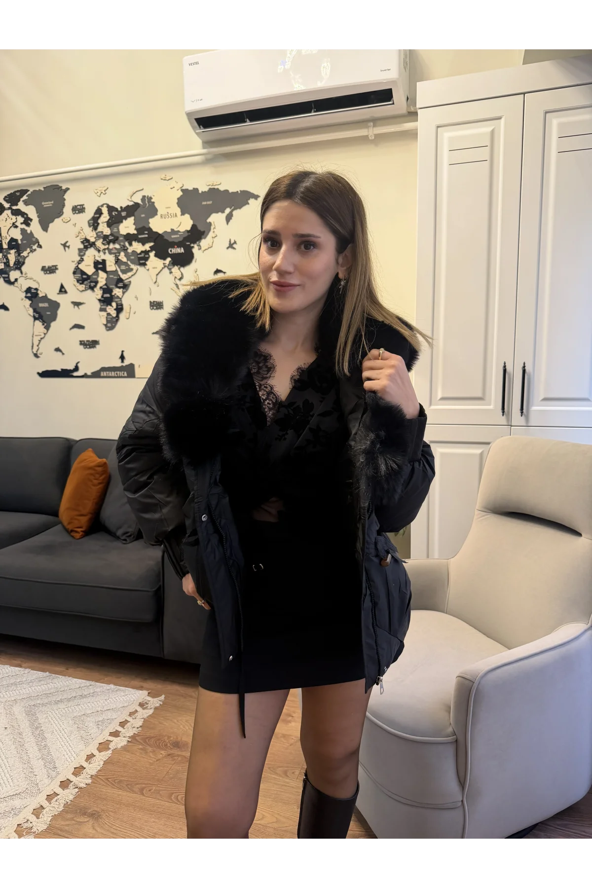 Yaka Peluşlu Şişme Mont Siyah